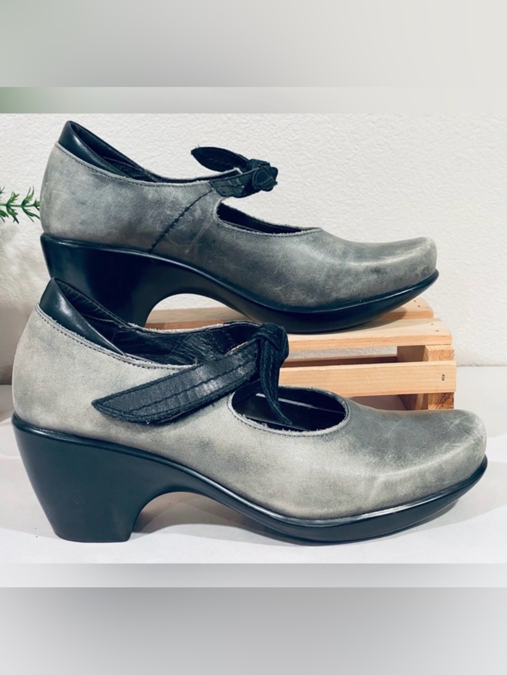 EUC Naot Gray Distressed Leather Clogs Heels Hook & Loop Faux Tie Strap Closure